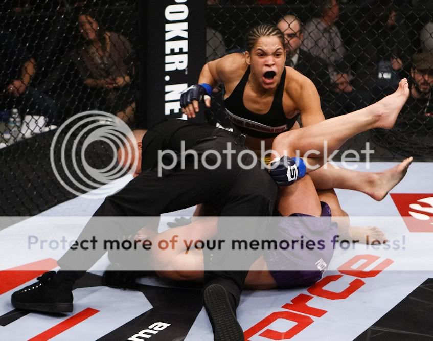 Amanda Nunes & Julia Budd (Strikeforce)