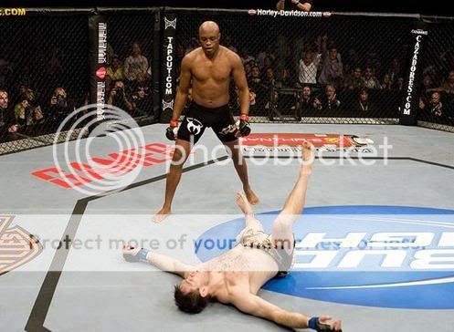 Anderson Silva drops Forrest Griffin (Zuffa)