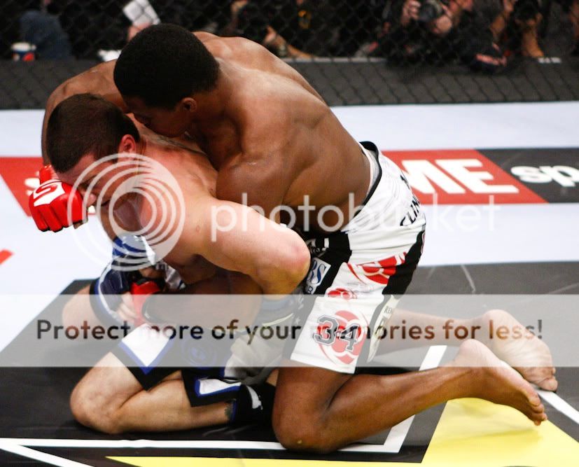 Herschel Walker GNPs Scott Carson (Esther Lin & SF)