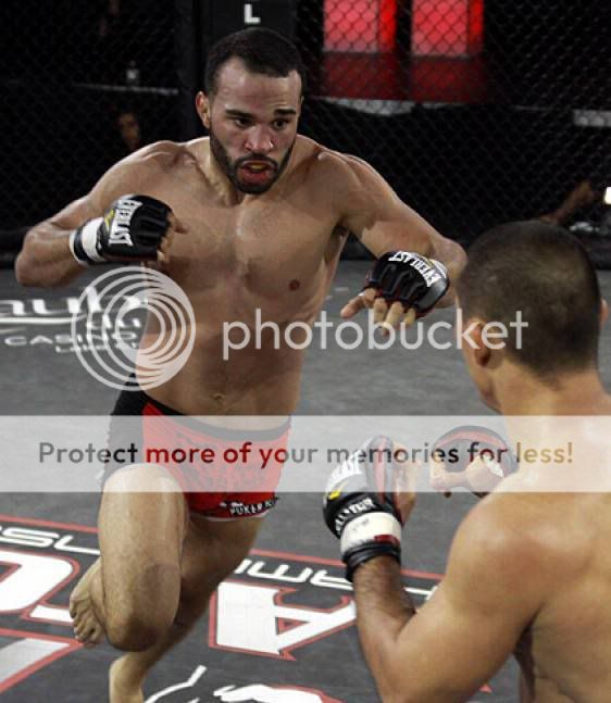 Chris Lozano charges Yoshiyuky Yoshida (Bellator)