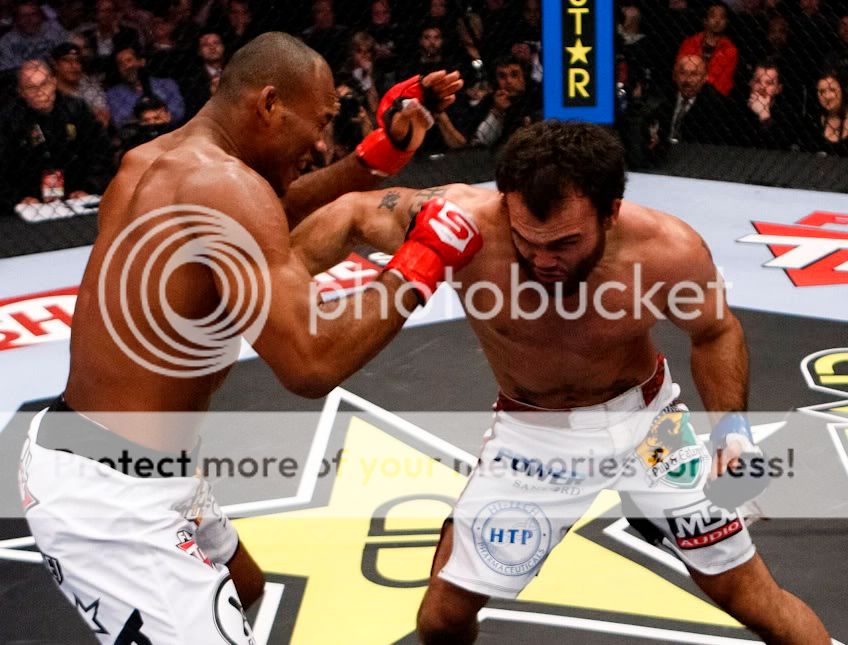 Robbie Lawler vs. Jacare (Esther Lin & SF)