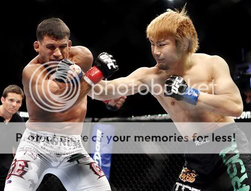 Takanori Gomi vs. Tyson Griffin (Tracy Lee & Yahoo! Sports)