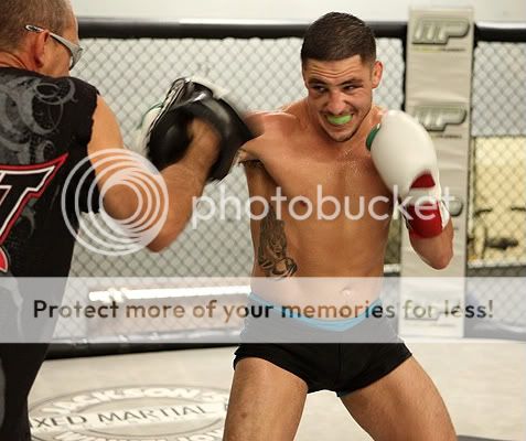 Sanchez Training (Dave Mandel/Sherdog)